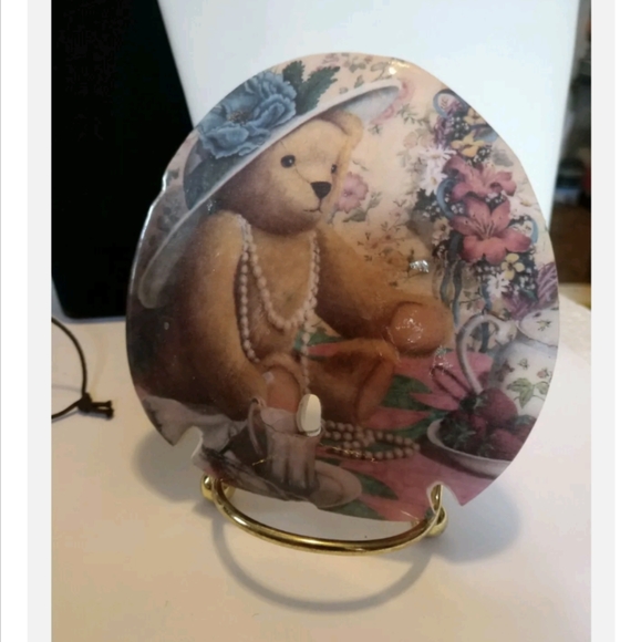 Sand Dollar Shell Bear Art Collectible - Picture 8 of 8